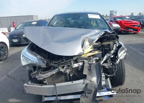 2020 Toyota C-Hr Xle z USA, uszkodzony, nr VIN JTNKHMBX2L1066014